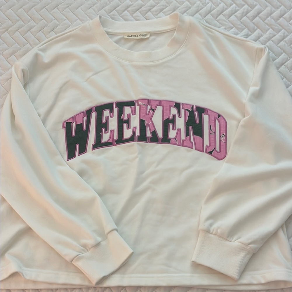 Happily Grey Size M White Sweatshirt with Pink and Black 'WEEKEND' Print